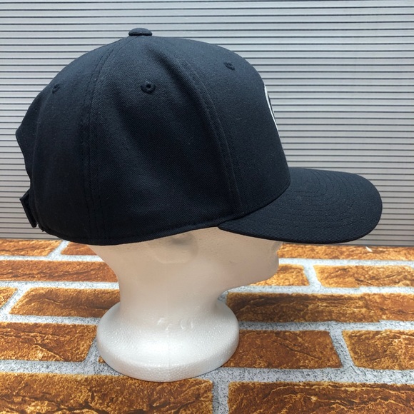 White Bulldog Embroidery Baseball Hat - YUPOONG Flexfit - Navy Blue- One Size - Picture 4 of 6